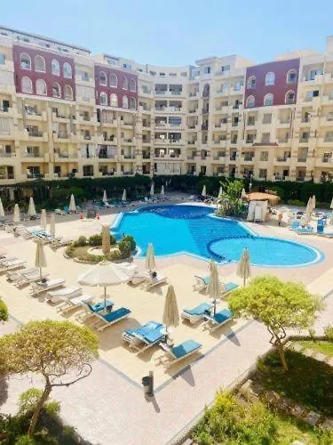 شالية بمنتجع فلورينزا خمسين عربيا Appartamento